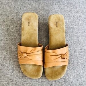 Bass leather heeled slides